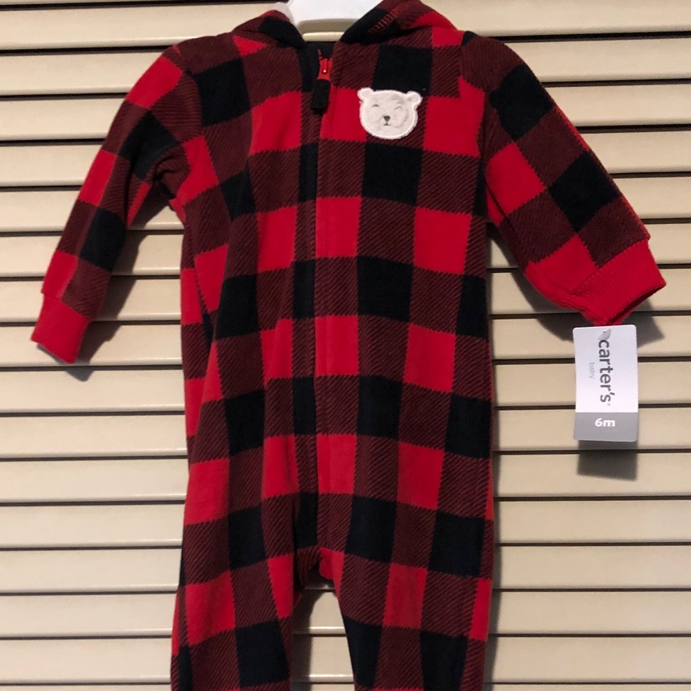 Carters zip up fleece onesie, Size 6 mos.
